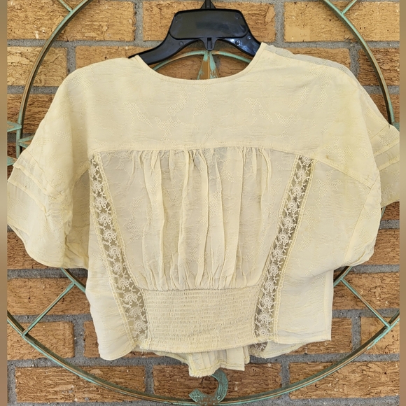 Free People Leora Light Yellow Lace Cap Sleeve V Neck Blouse Women's Size L - Picture 3 of 8